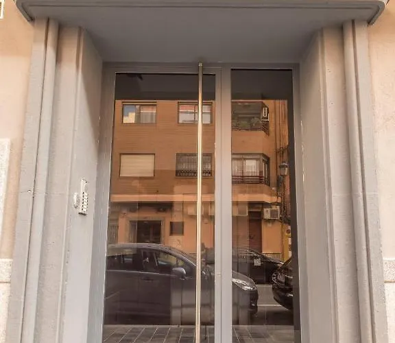 Clean & Very Comfortable Apartment *